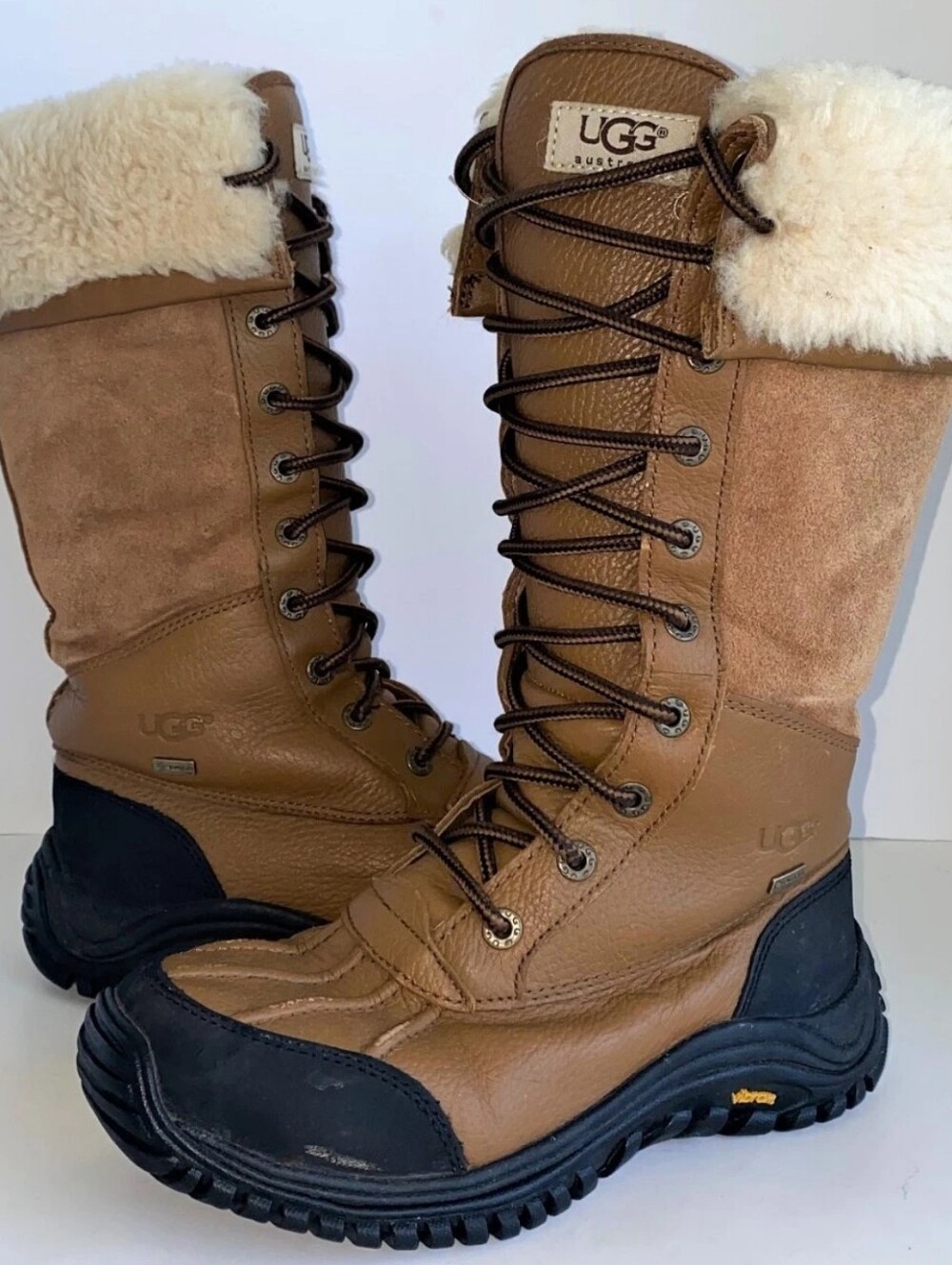 UGG-ADIRONDACK 111 Tall Women's boots, Size 5.5, EUC